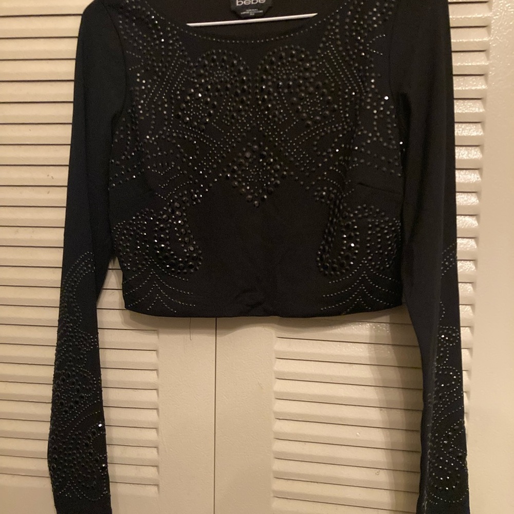 Beautiful Crop Top . - Picture 3 of 5